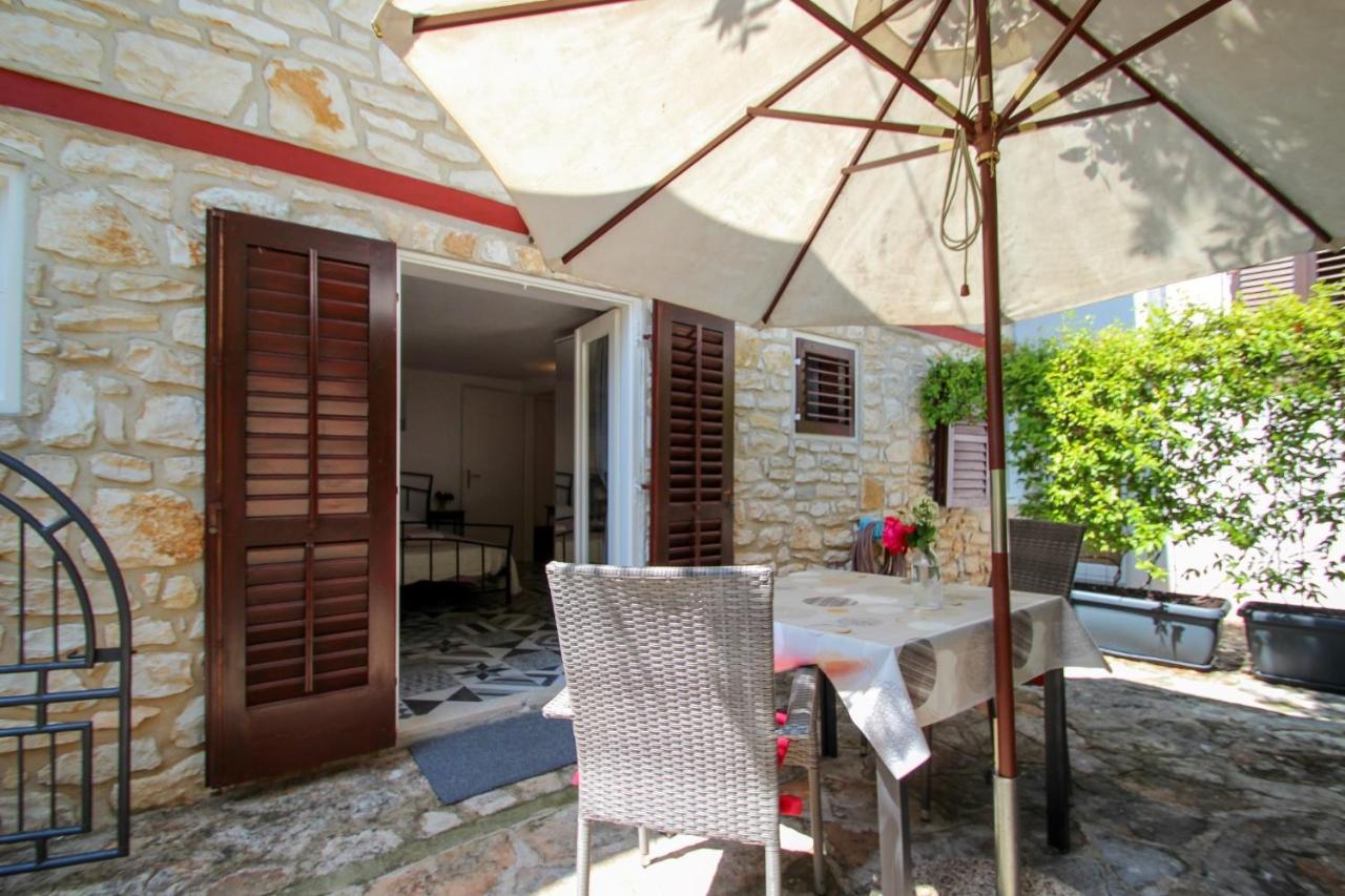 Carla Guest House Novigrad Istria エクステリア 写真